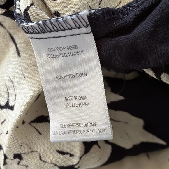 Want and Need | Floral Summer Jumpsuit Size XS - Picture 9 of 12